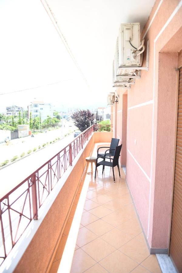Guesthouse Leo ベラト エクステリア 写真
