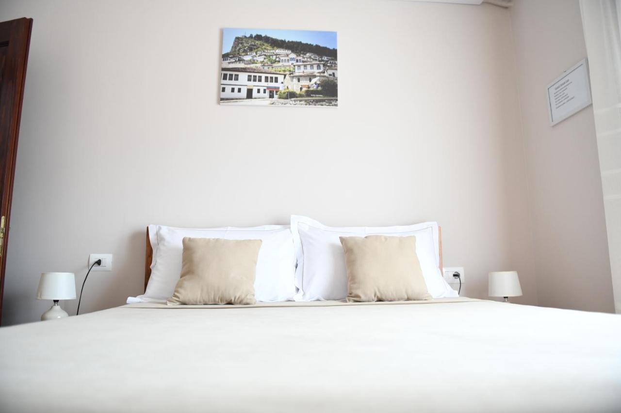 Guesthouse Leo ベラト エクステリア 写真