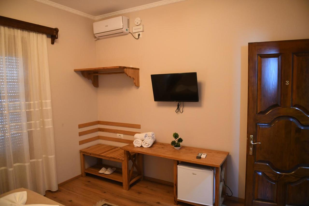 Guesthouse Leo ベラト エクステリア 写真