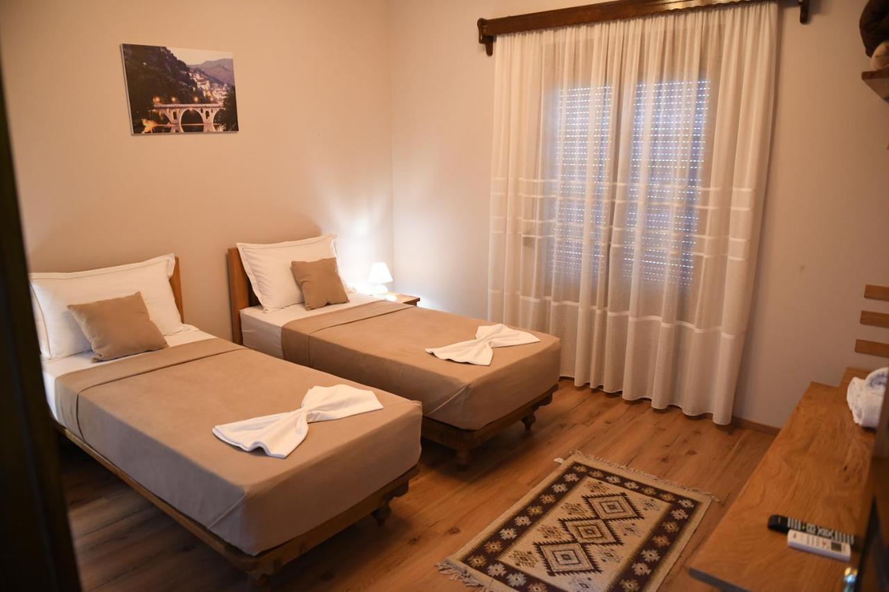 Guesthouse Leo ベラト エクステリア 写真