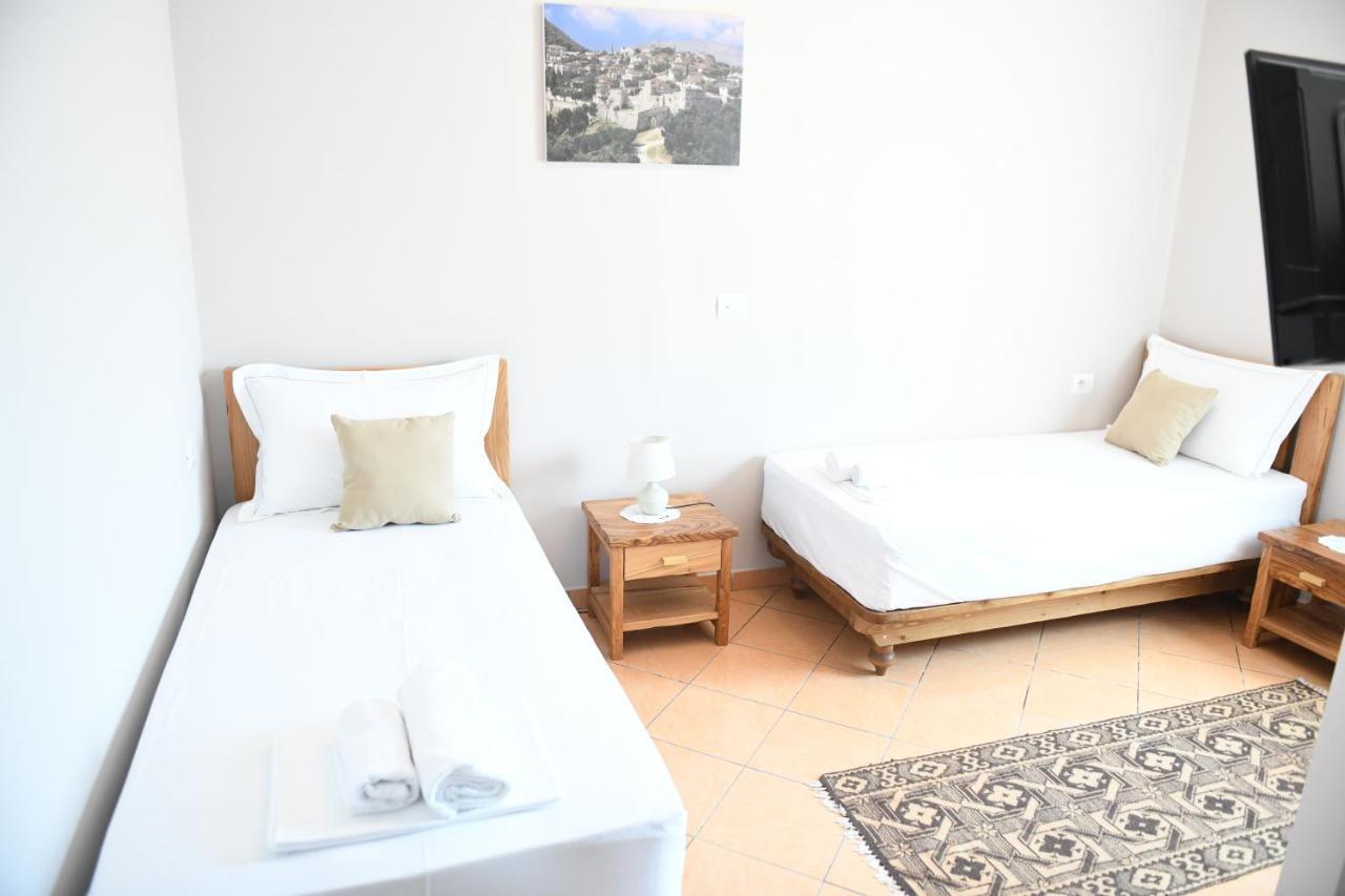 Guesthouse Leo ベラト エクステリア 写真