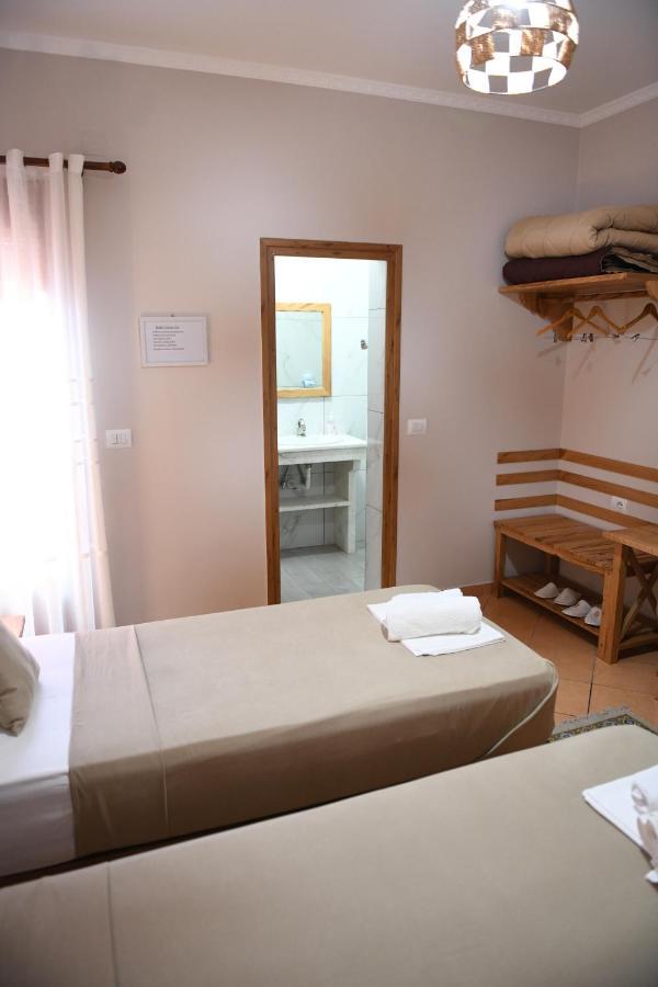 Guesthouse Leo ベラト エクステリア 写真