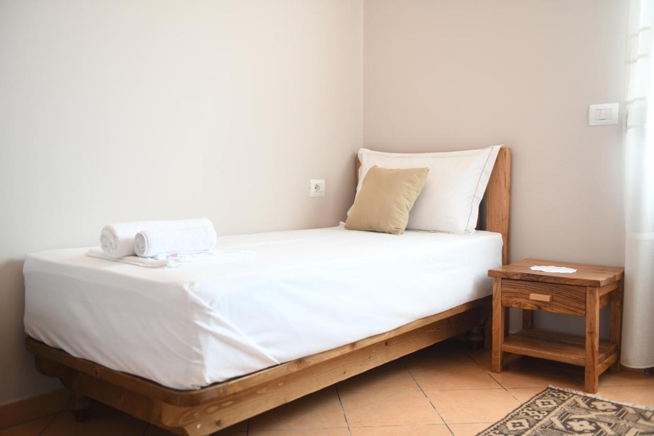 Guesthouse Leo ベラト エクステリア 写真