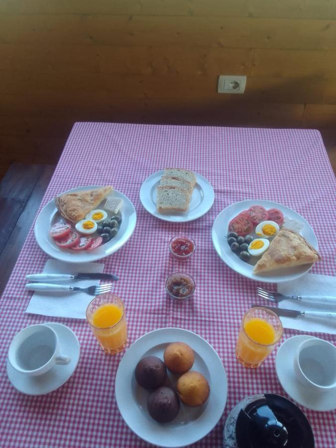 Guesthouse Leo ベラト エクステリア 写真